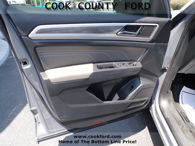 Used 2021 Pure Gray Volkswagen 2.0T SE w/Technology image 14