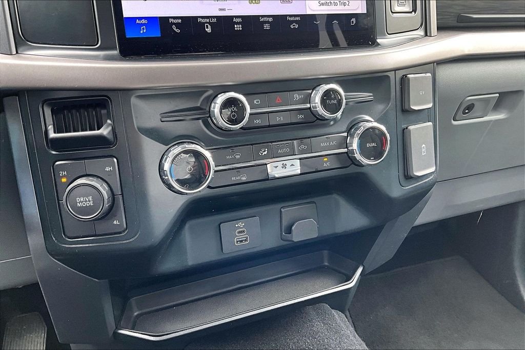 Used 2025 Blue Ford XLT image 24