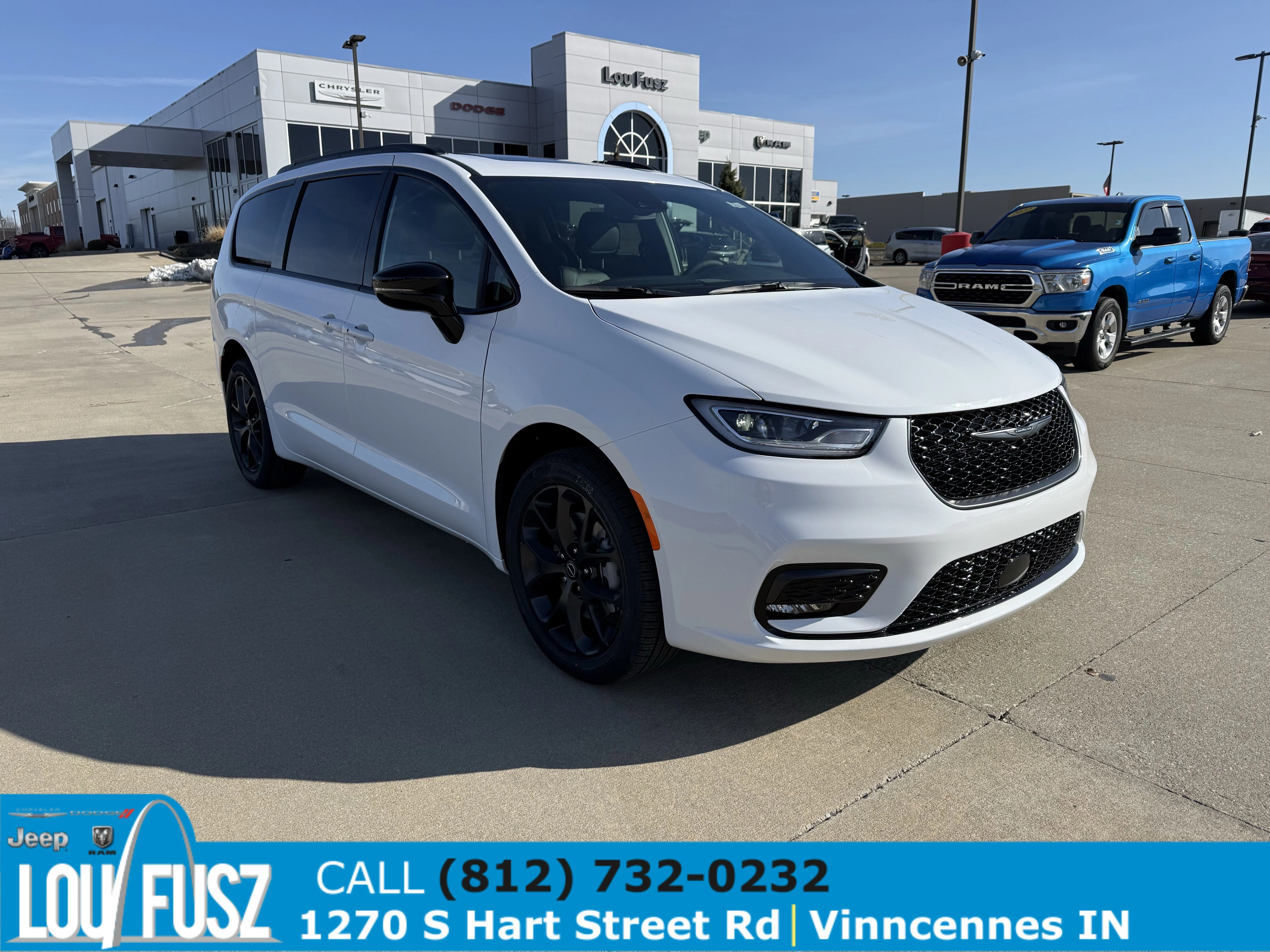 2026 Chrysler Pacifica Select AWD's photo