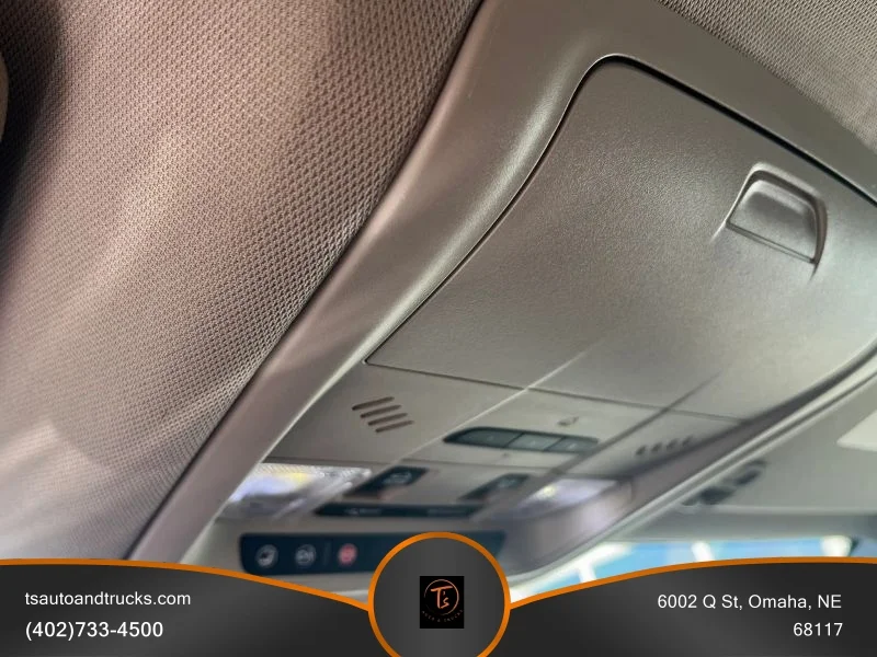 2018 GMC Acadia Denali - Photo 25