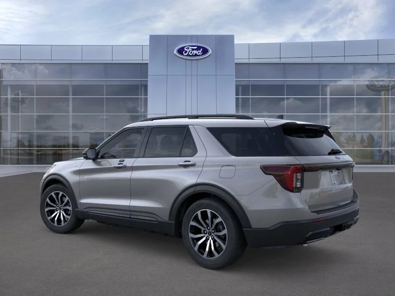 New 2026 Carbonized Gray Metallic Ford ST-Line image 4