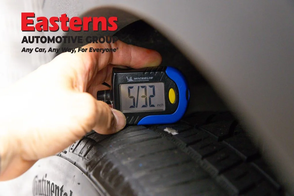Used 2019 Black Volvo Momentum image 25