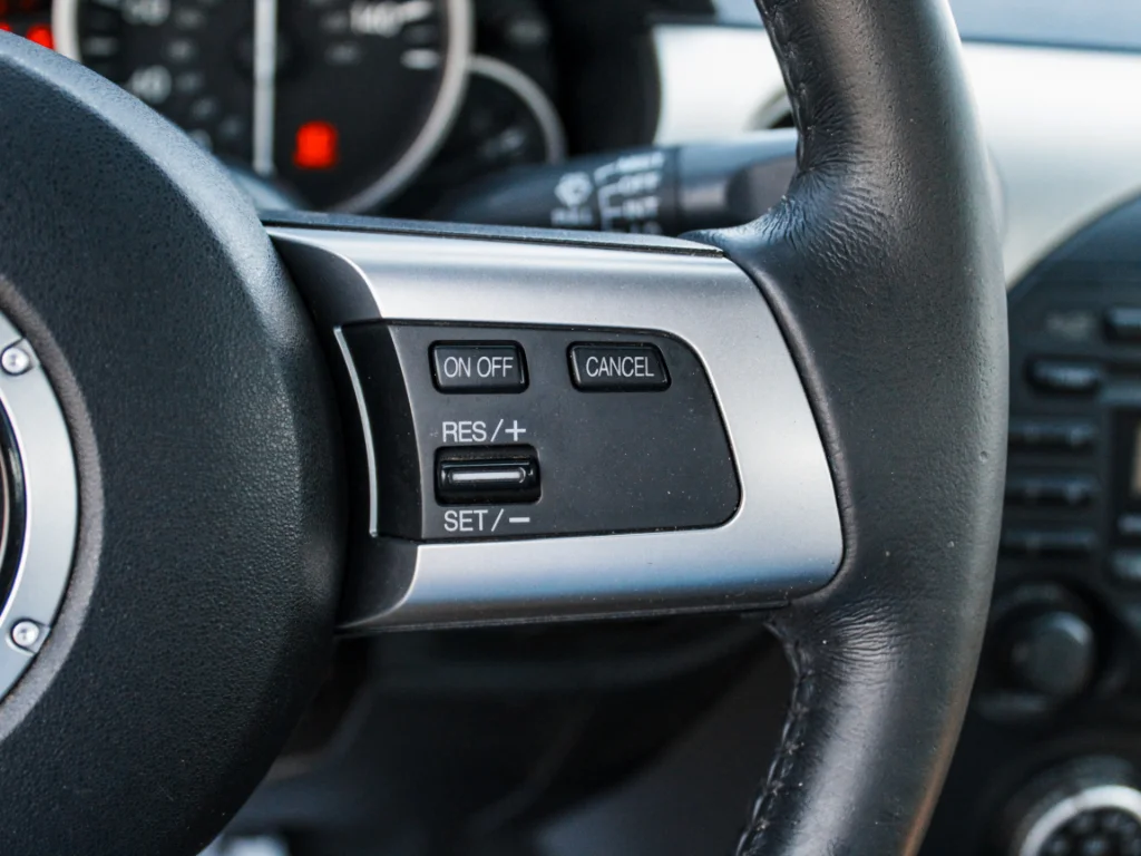 Used 2010 RED Mazda  image 12