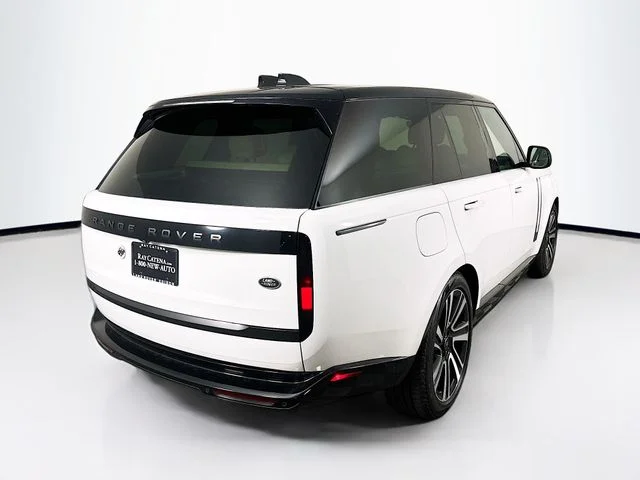 Certified Used 2023  Land Rover SE image 5