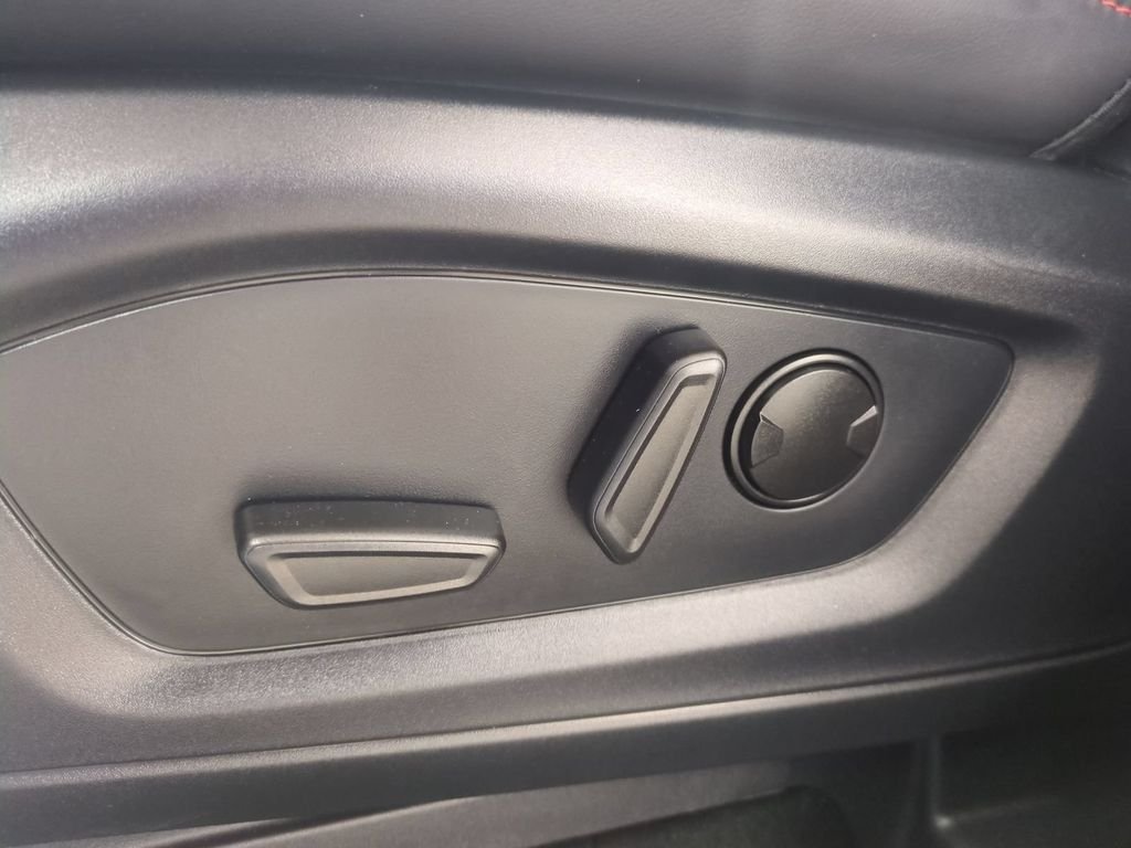 2025 Ford Explorer ST - Photo 24