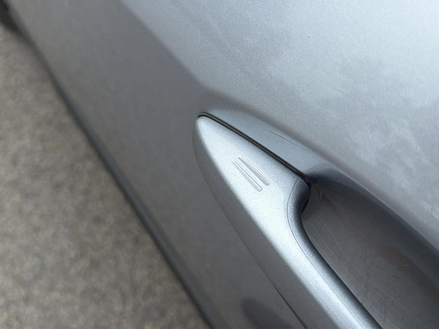 Used 2025 Ice Silver Metallic Subaru Limited image 8