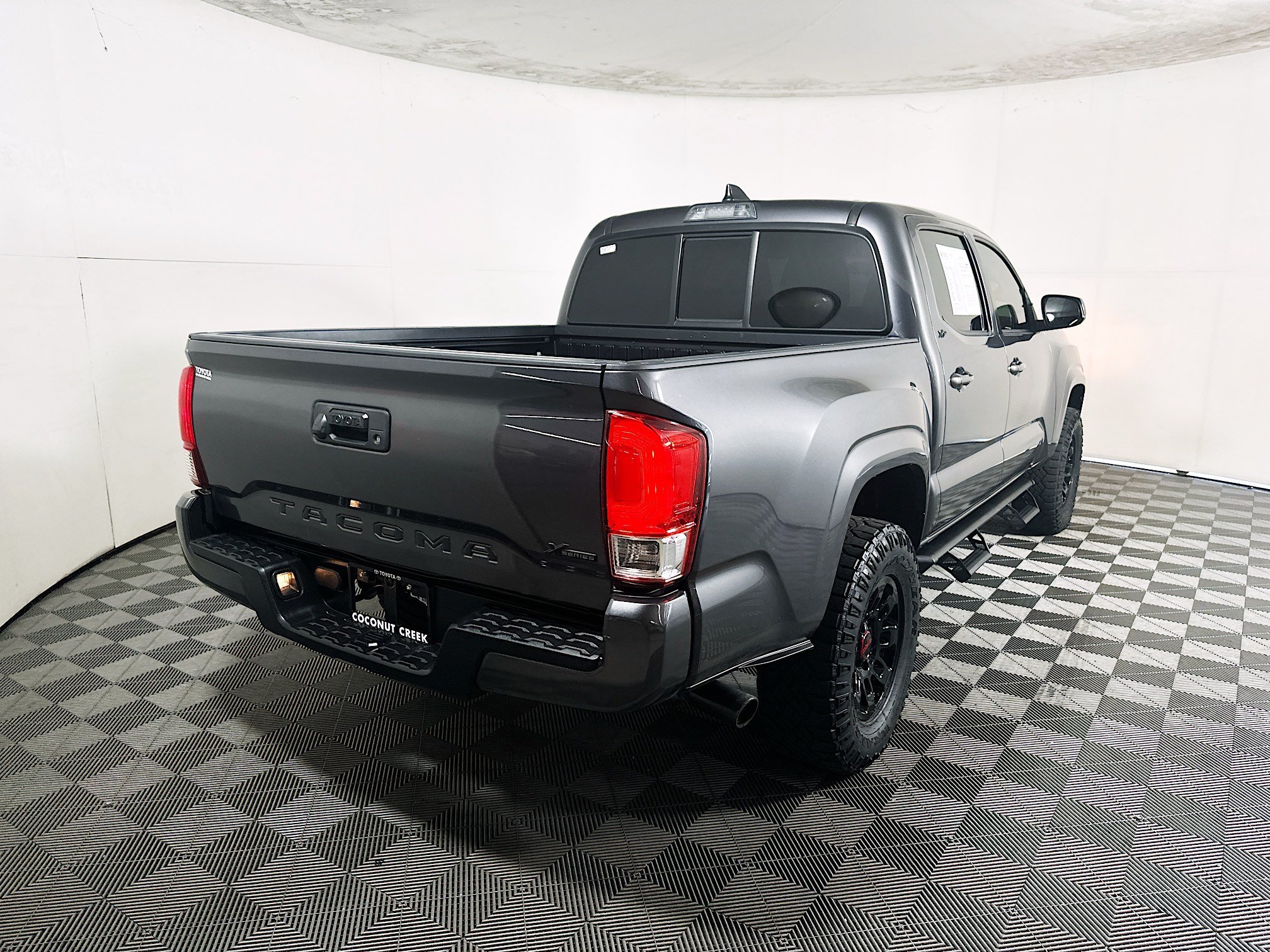 Used 2023 Magnetic Gray Metallic Toyota SR image 3