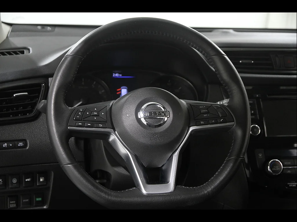 Used 2019 Brilliant Silver Metallic Nissan SV image 8