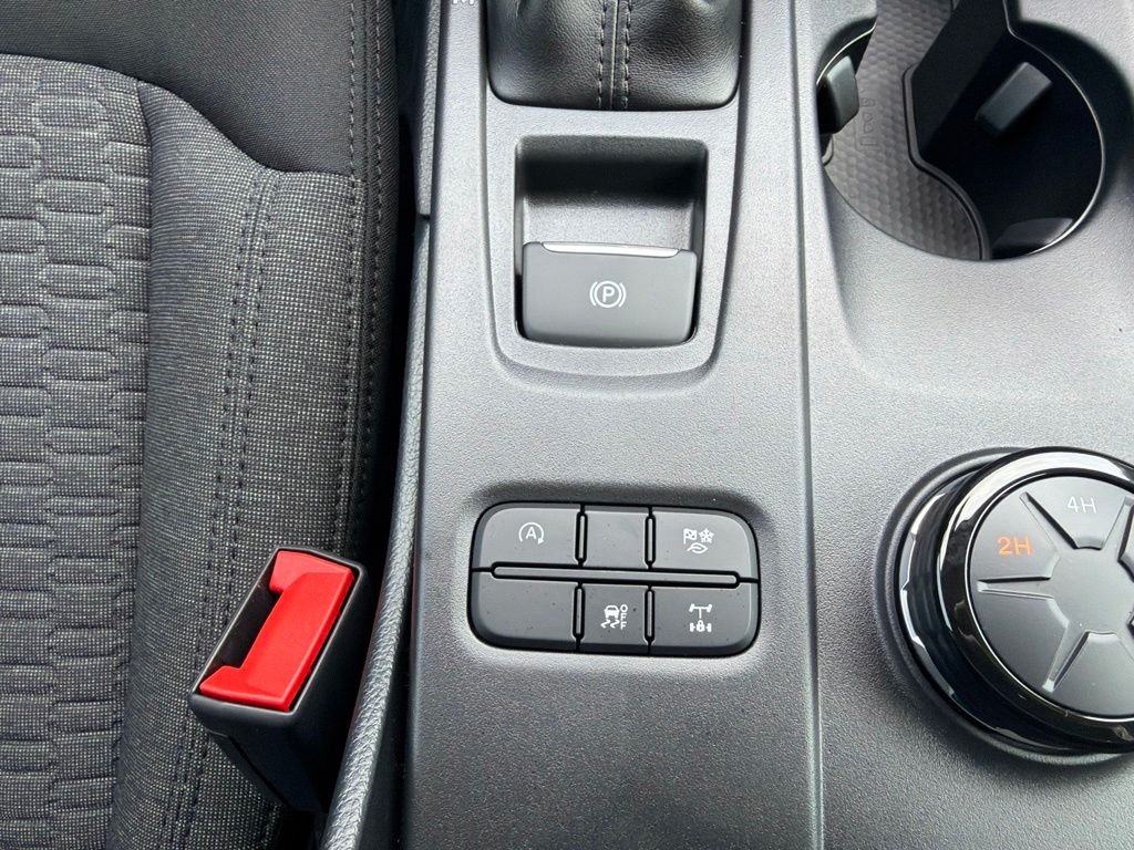 New 2026 Carbonized Gray Metallic Ford XLT image 35