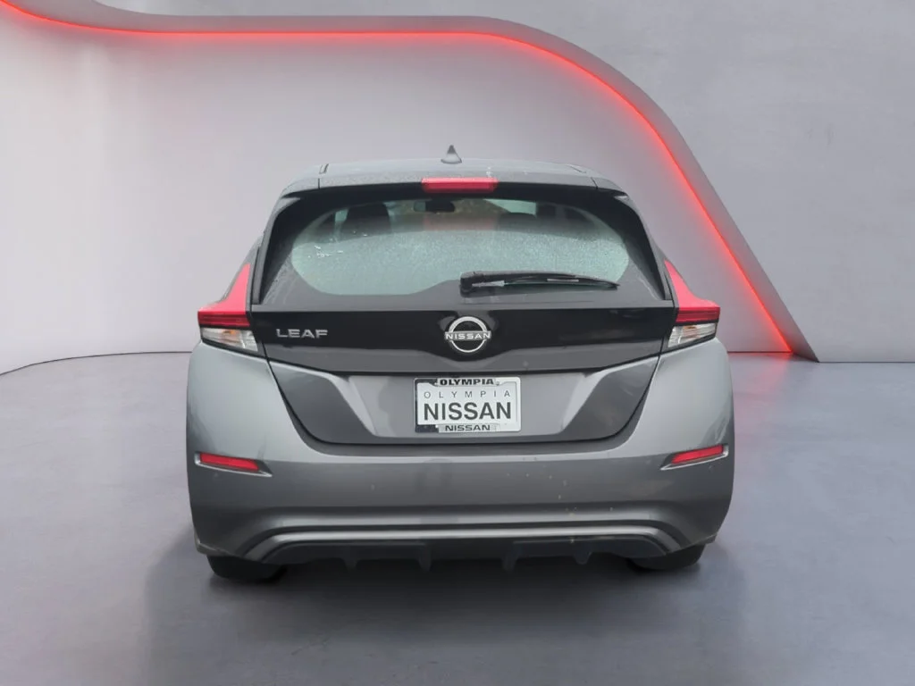 Used 2023 Gray Nissan S image 5