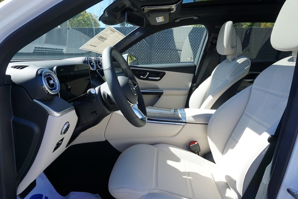 Used 2026 Polar White Mercedes-Benz GLC 300 image 23