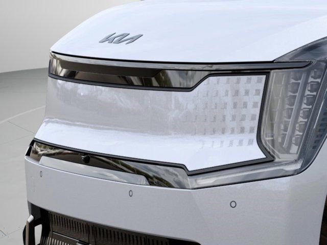 New 2026 White Kia Land image 27