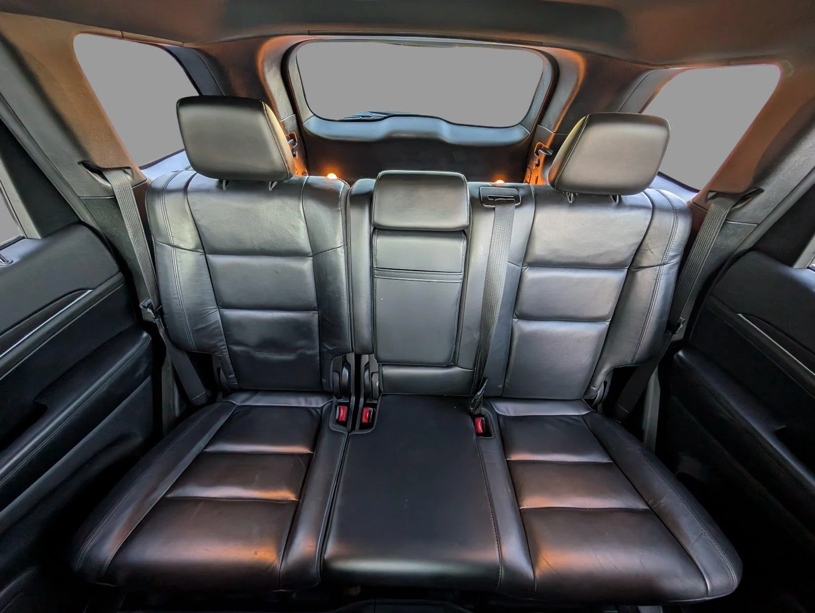 Used 2018 Granite Crystal Metallic Clearcoat Jeep Limited image 30