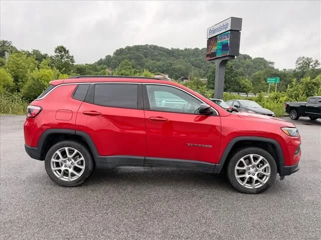Used 2023 Red Jeep Latitude Lux image 17