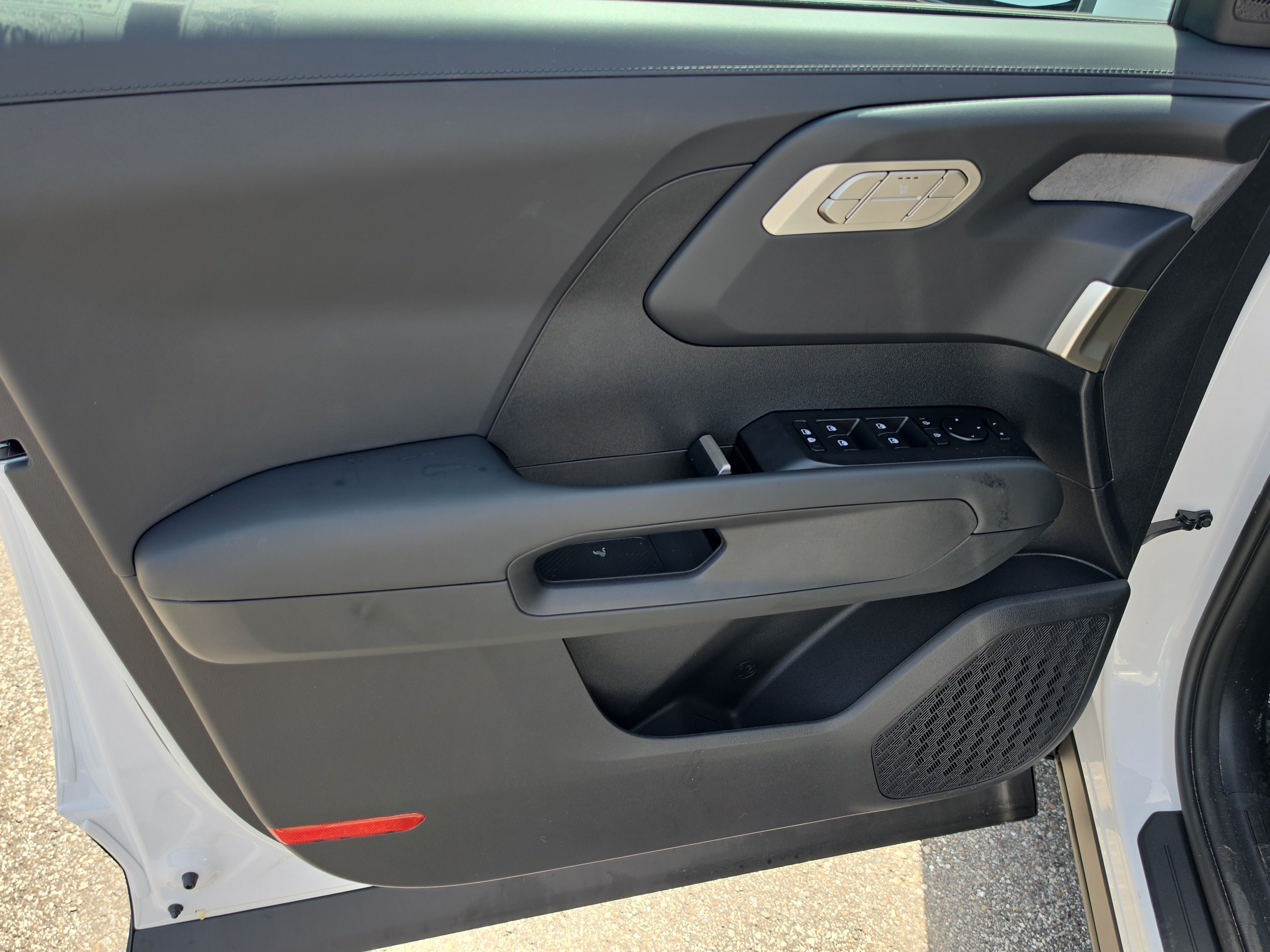 New 2027 Glacial White Pearl Kia S image 18