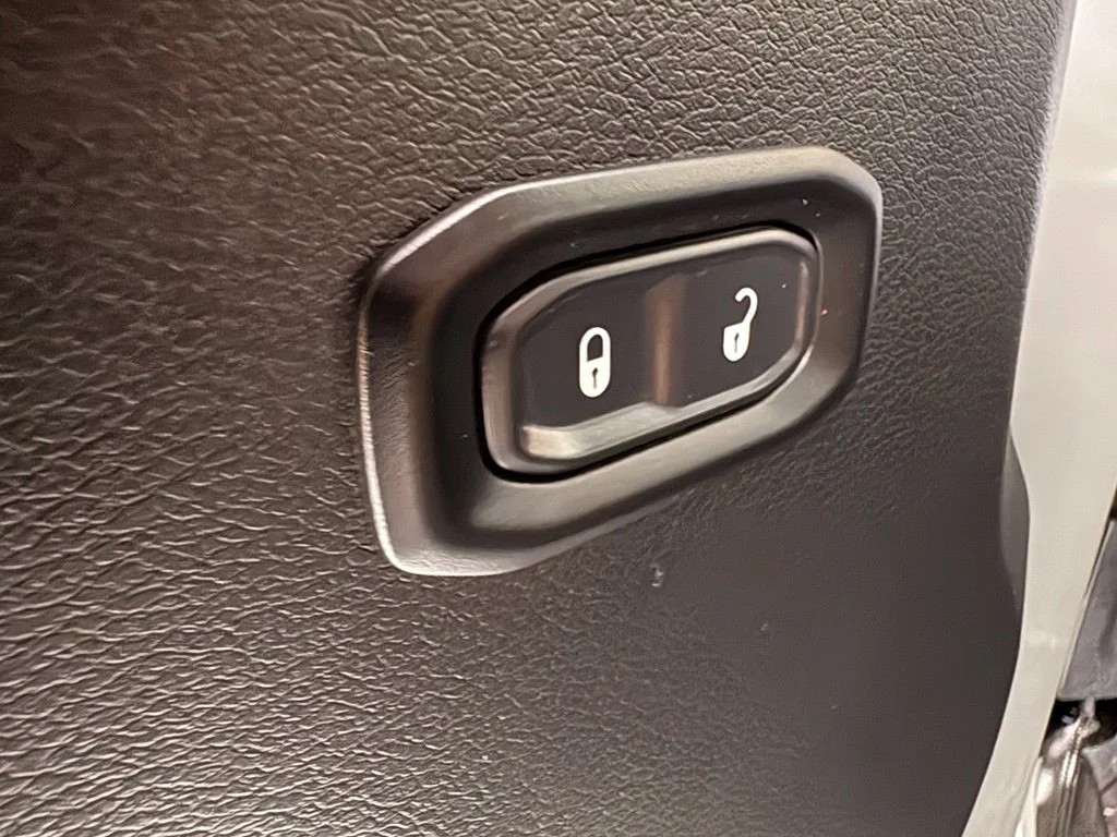 Used 2018 Gray Jeep Unlimited Rubicon image 25