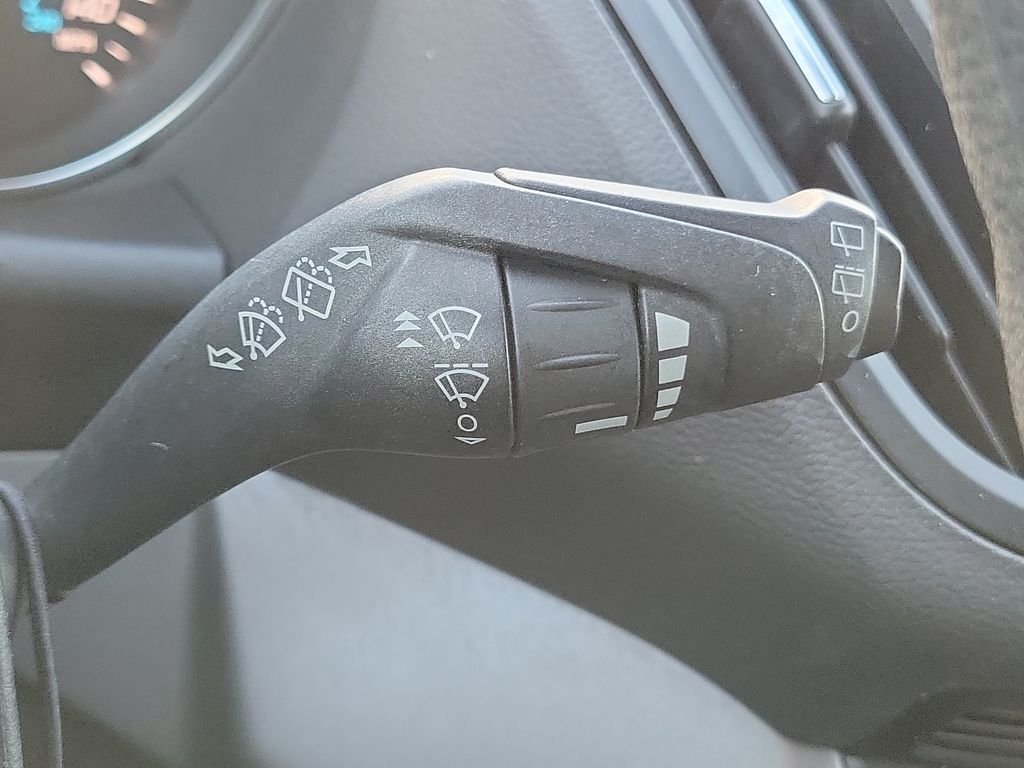 Used 2014  Ford SE image 25