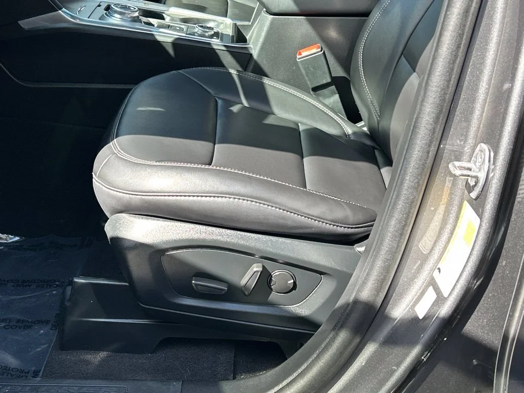 Certified Used 2024 Gray Metallic Ford XLT image 18