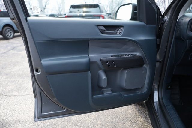 New 2026 Carbonized Gray Metallic Ford XLT image 9
