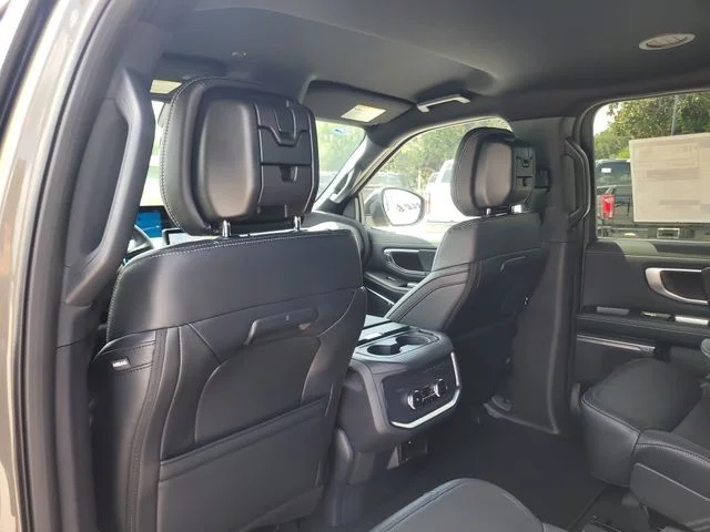 New 2027 Gray Ford Platinum image 16