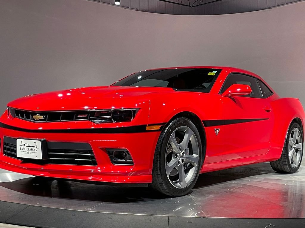 Used 2015 Red Chevrolet SS image 9
