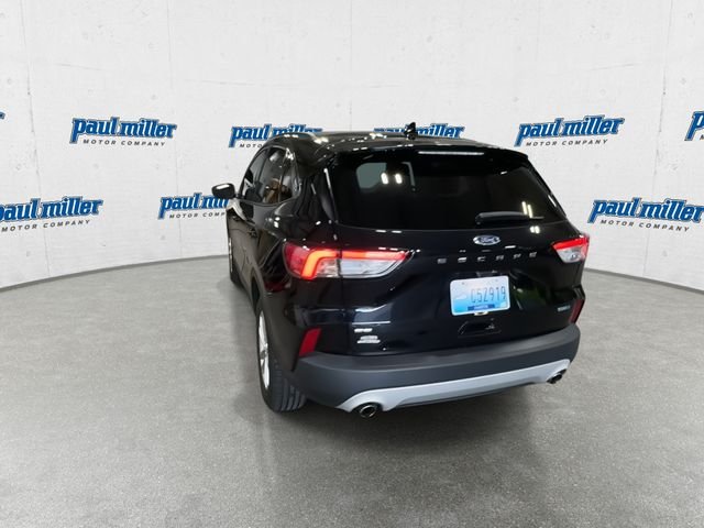 Used 2020 Black Metallic Ford SE image 9