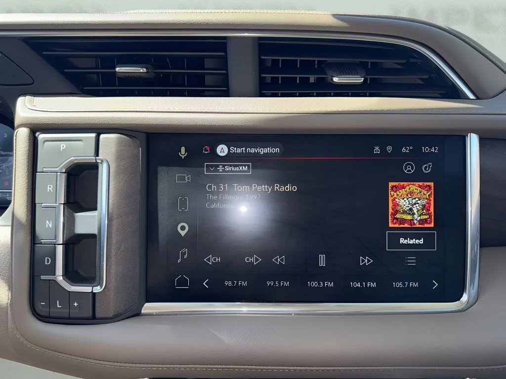 Used 2023 White GMC Denali image 18