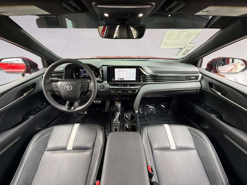 2025 Toyota Camry SE - Photo 12