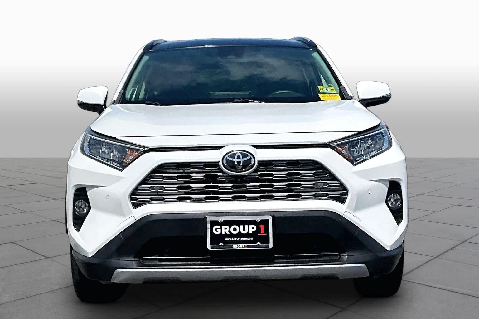 Used 2019 Blizzard Pearl Toyota Limited image 4