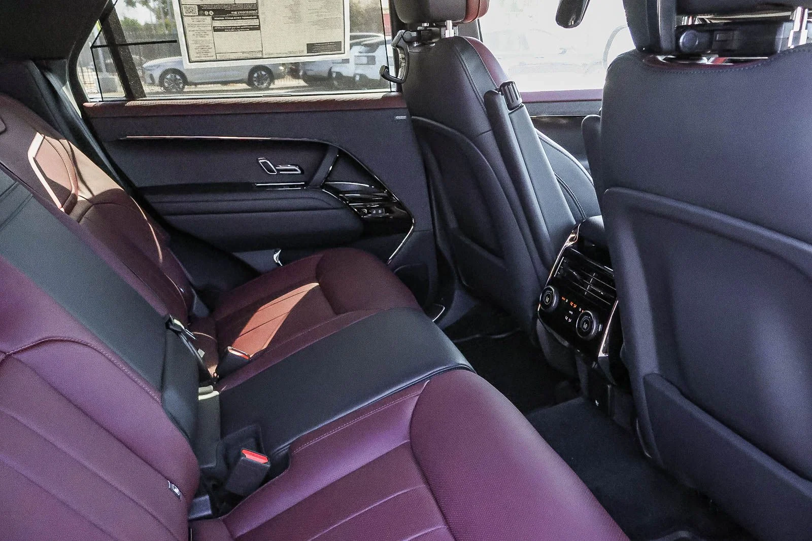 New 2026 Santorini Black Land Rover Dynamic SE image 20