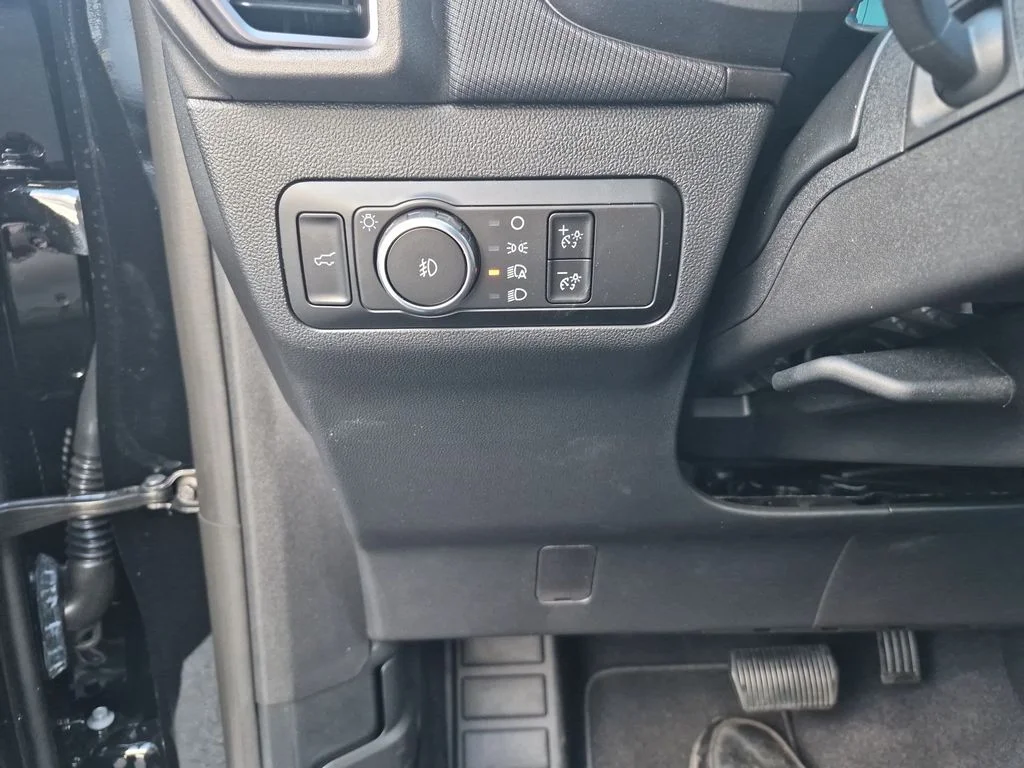 New 2025 Shadow Black Ford Outer Banks® image 24