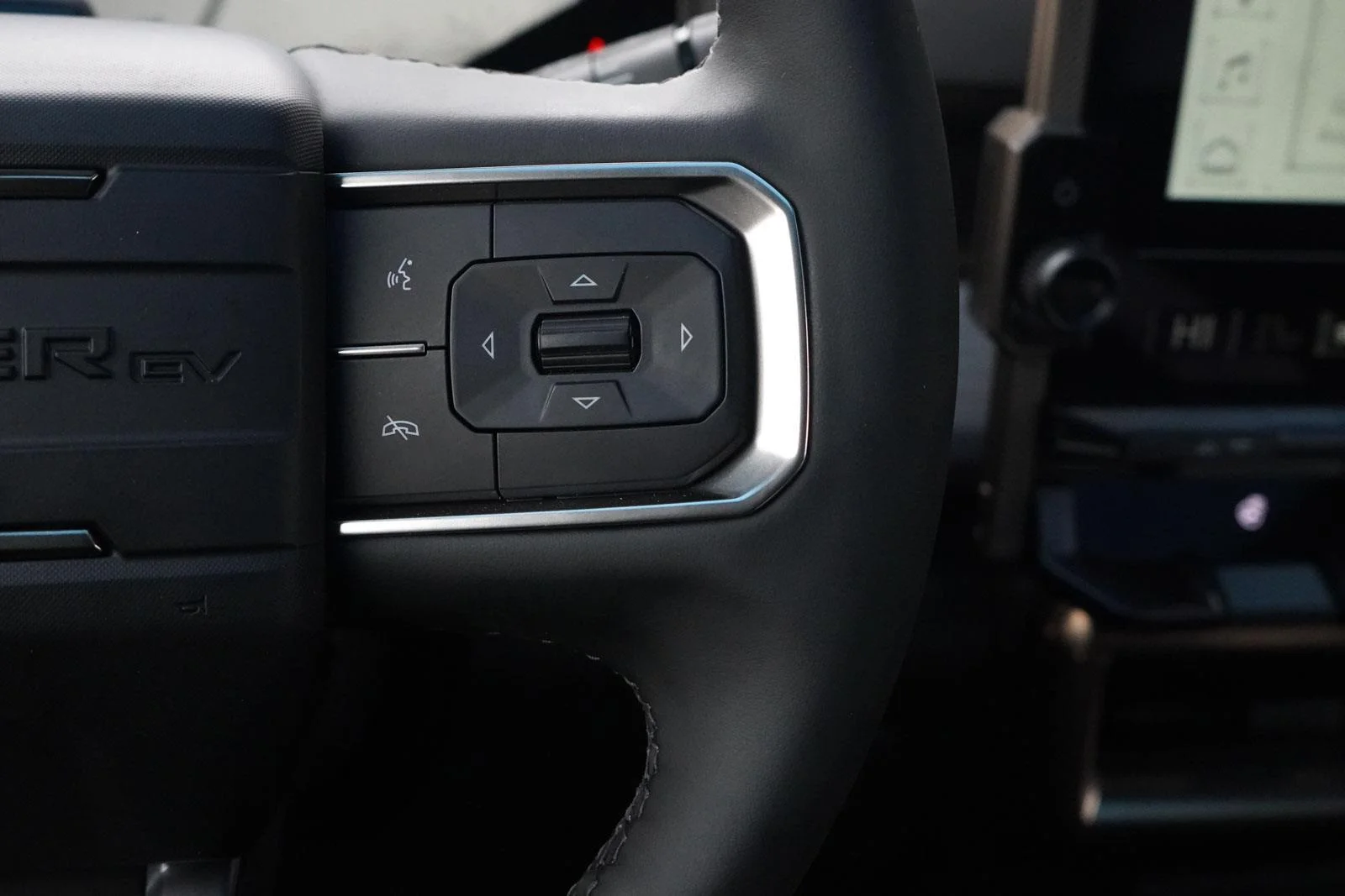 2024 GMC HUMMER EV 2X - Photo 17