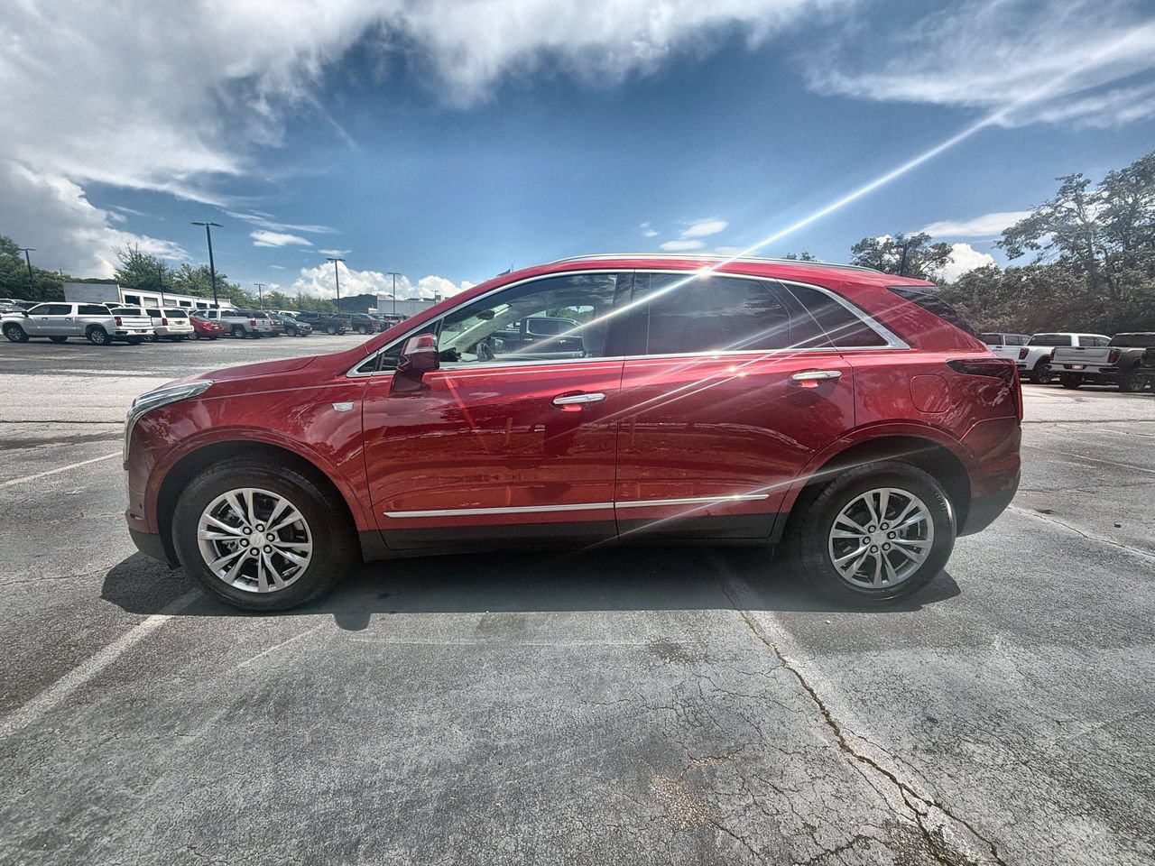 Used 2021 INFRARED TINTCOAT Cadillac FWD Premium Luxury image 5