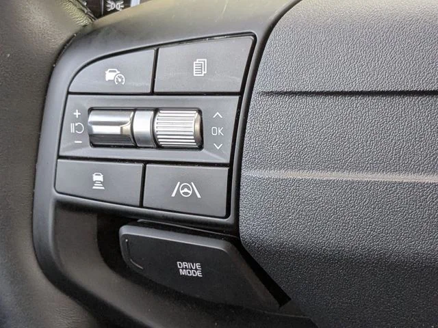 Used 2026 Snow White Pearl Kia LX image 15