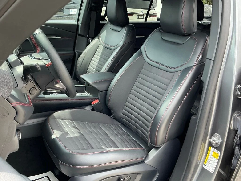 Used 2025 Gray Ford ST-Line image 27