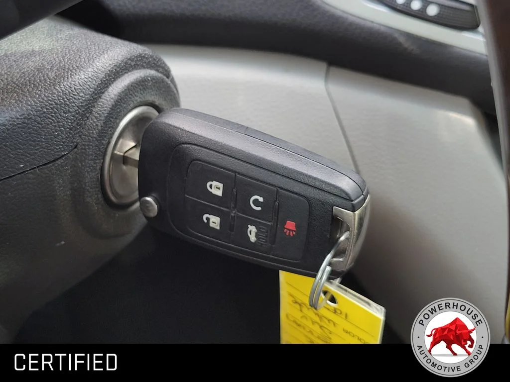 Used 2017 White GMC Denali image 35