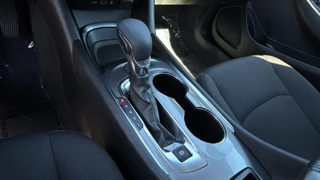 Used 2025 White Chevrolet LT image 29