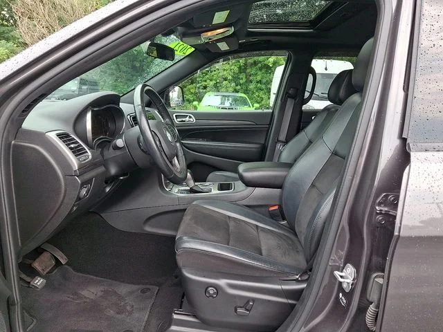 Used 2021 Gray Jeep Laredo X image 13