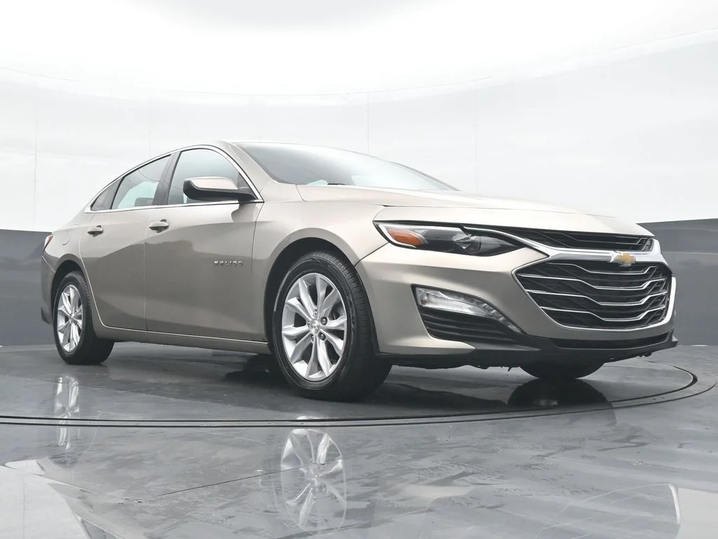 Used 2022 Gray Chevrolet LT image 33