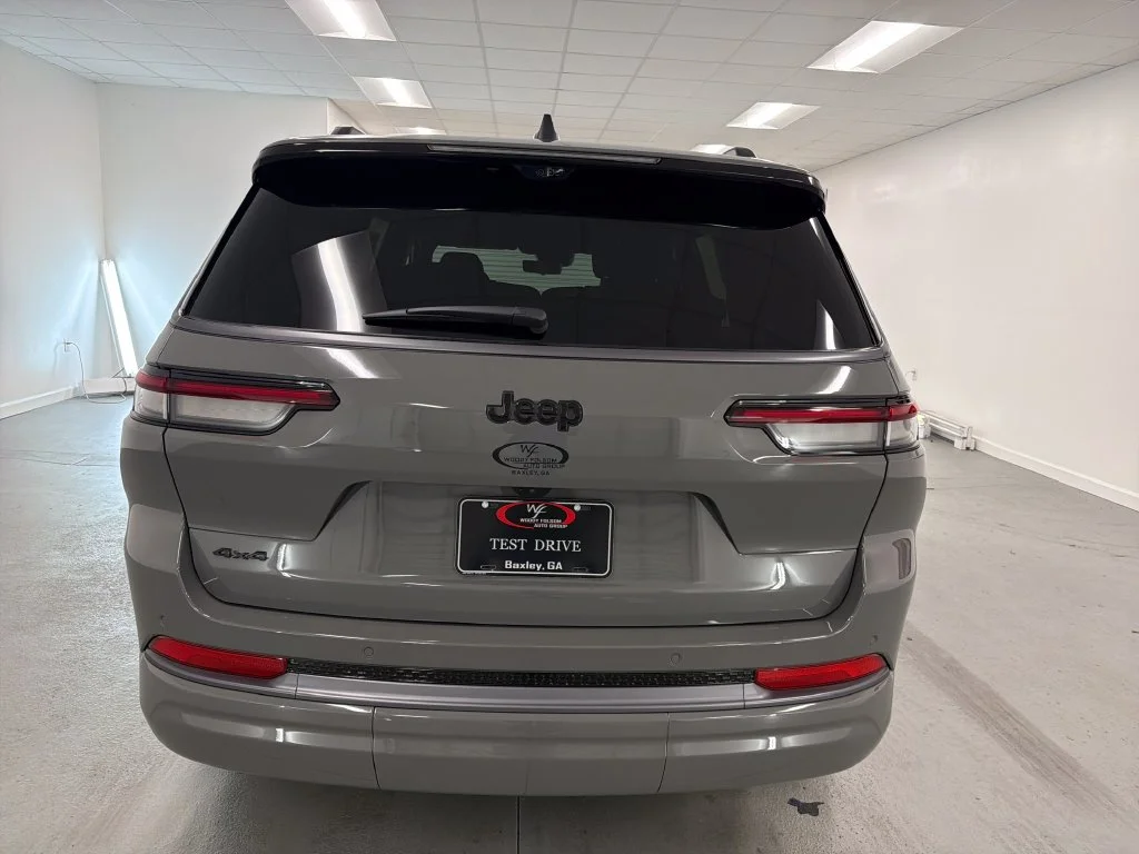 New 2027 Gray Jeep Limited image 8