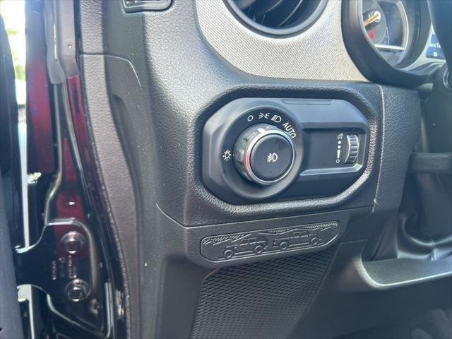 2025 Jeep Wrangler 4-Door Willys - Photo 36