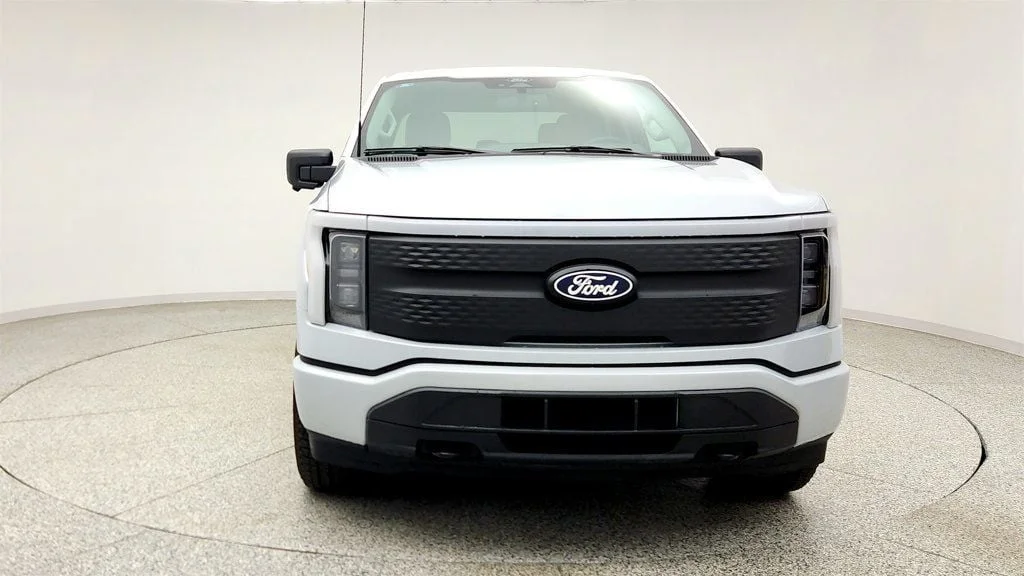 Used 2025 Space White Metallic Ford XLT 4WD SuperCrew 5.5