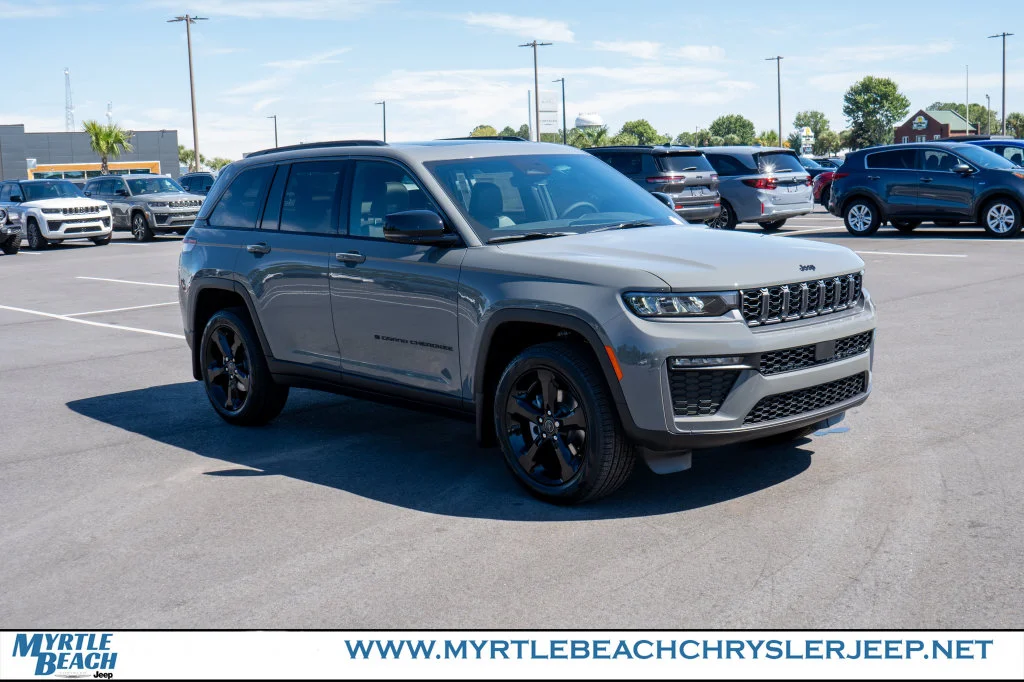 New 2027 Sting-Gray Clear-Coat Paint Jeep Limited image 8