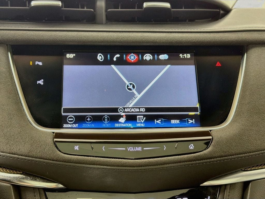 Used 2018 Crystal White Tricoat Cadillac AWD 4dr Platinum image 13