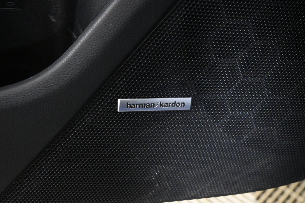 Used 2021 Horizon Blue Subaru Limited image 27