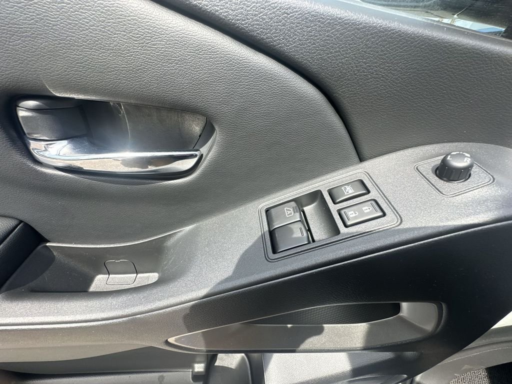 Used 2025  Nissan SV image 19