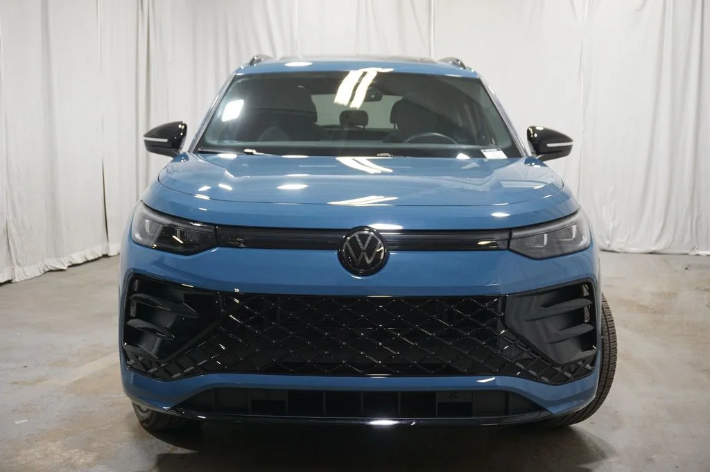 Certified Used 2025 Blue Volkswagen 2.0T SE R-Line Black image 5