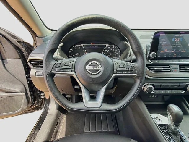 Used 2025 Black Nissan 2.5 SV image 11