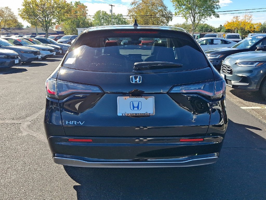 Certified Used 2024 Crystal Black Pearl Honda 5DR AWD EX-L image 5