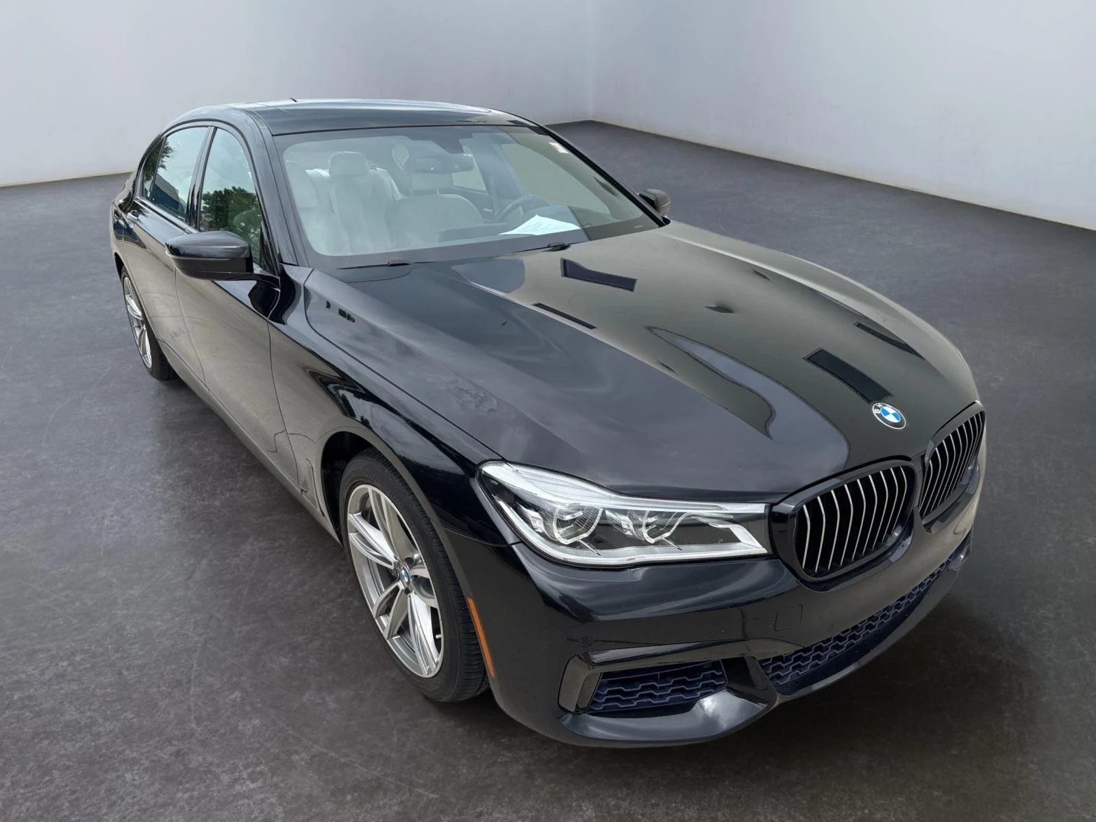 Used 2017 Black Sapphire Metallic BMW 750i xDrive image 11
